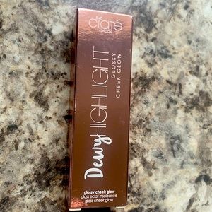 Crate London Dewy Highlighter Glossy Cheek Glow